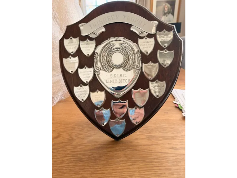 Inisheer Trophy  and rear Limit Bitch presented by Mr & Mrs P Edwards